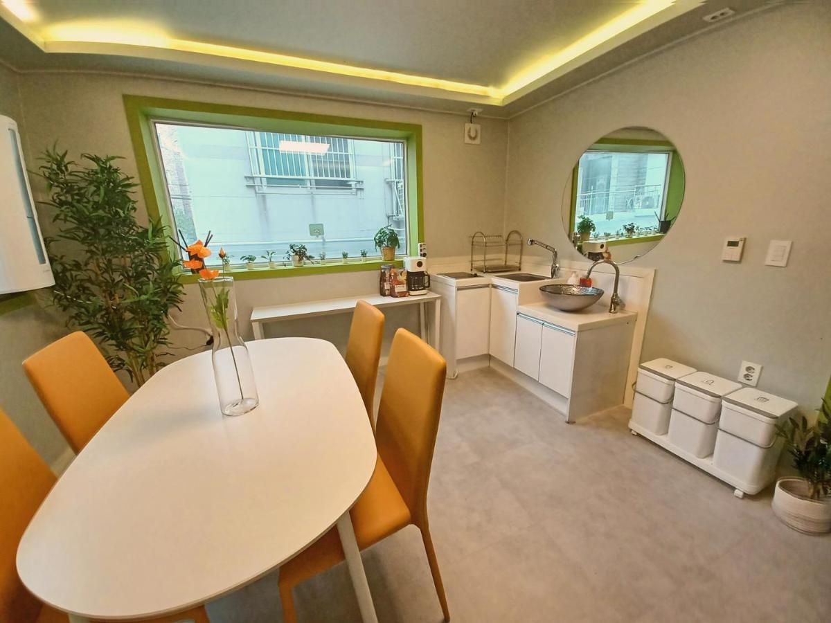 Four Seasons House Hotell Seoul Exteriör bild